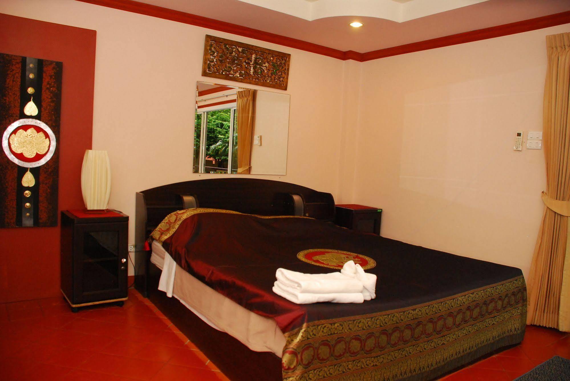 Hotel The Phen House HHQ Exterior foto